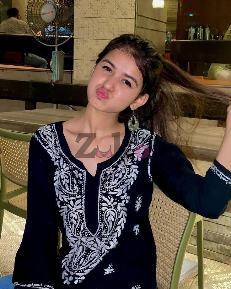 Call Girls in Agra, Independent VIP Escort Service in Agra Room