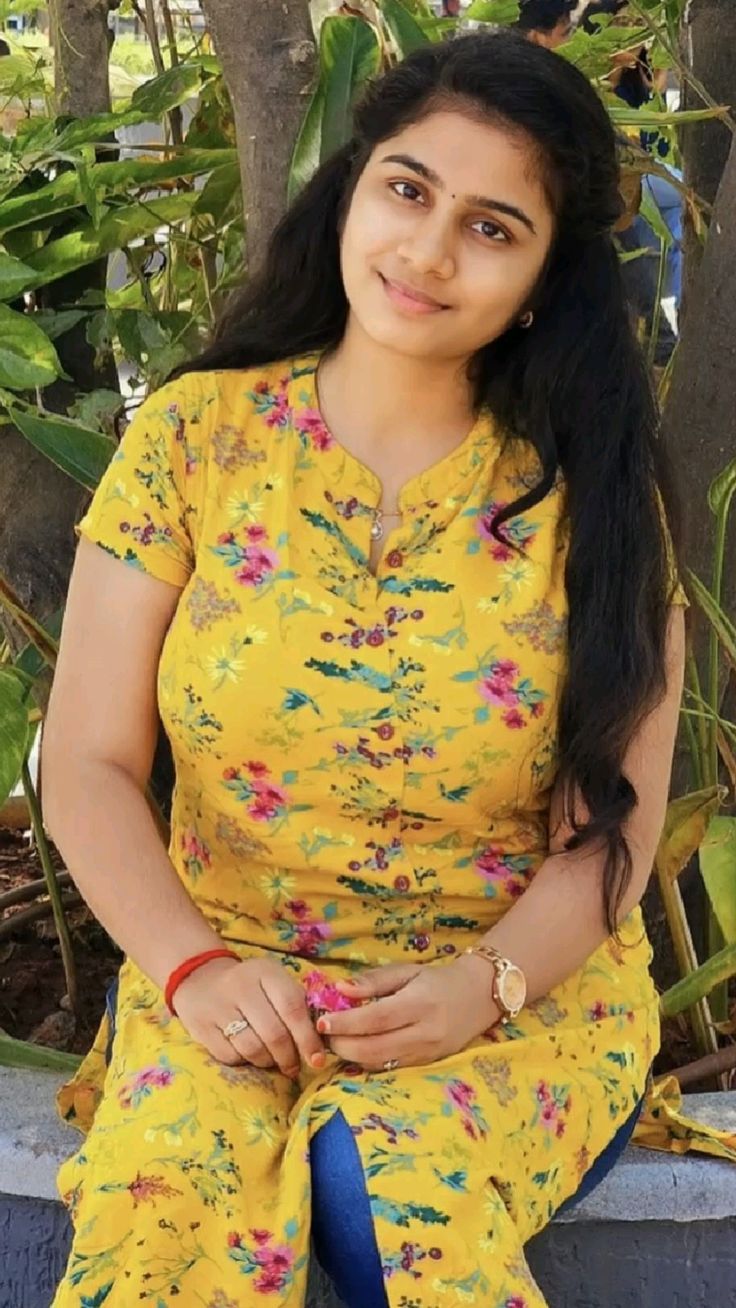 🎀🎀En kitta college girls, aunty, ellam available irukku low price