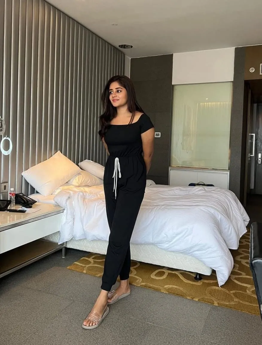 Call Girls in Delhi hot college girl service