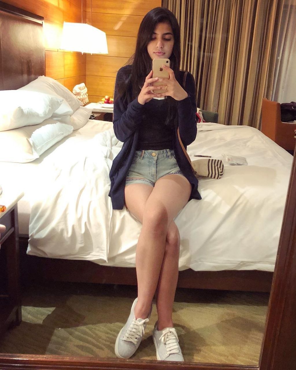 Today best ⭐💫high profile girls available with hotel ya home serv!!!!