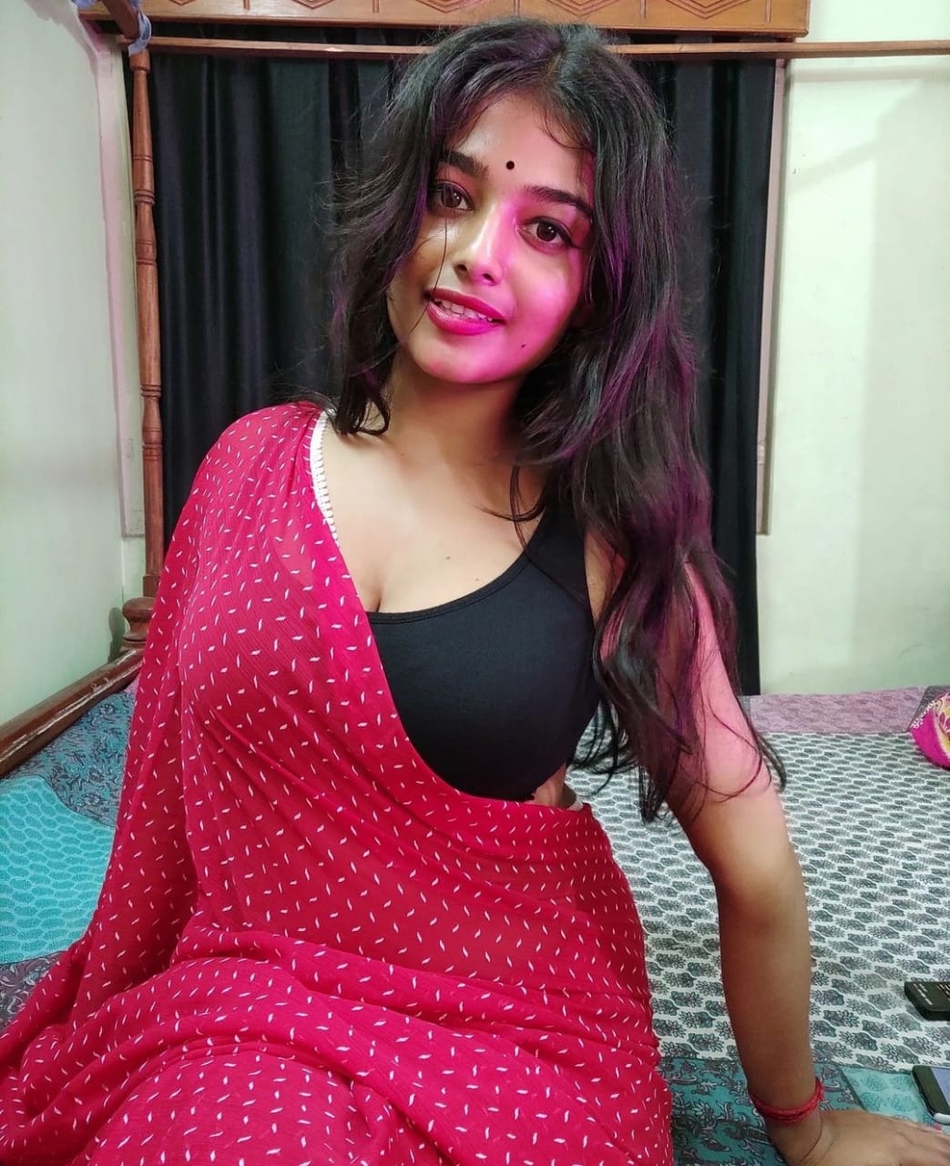 2000 unlimited short providing services 24x7 available by himani