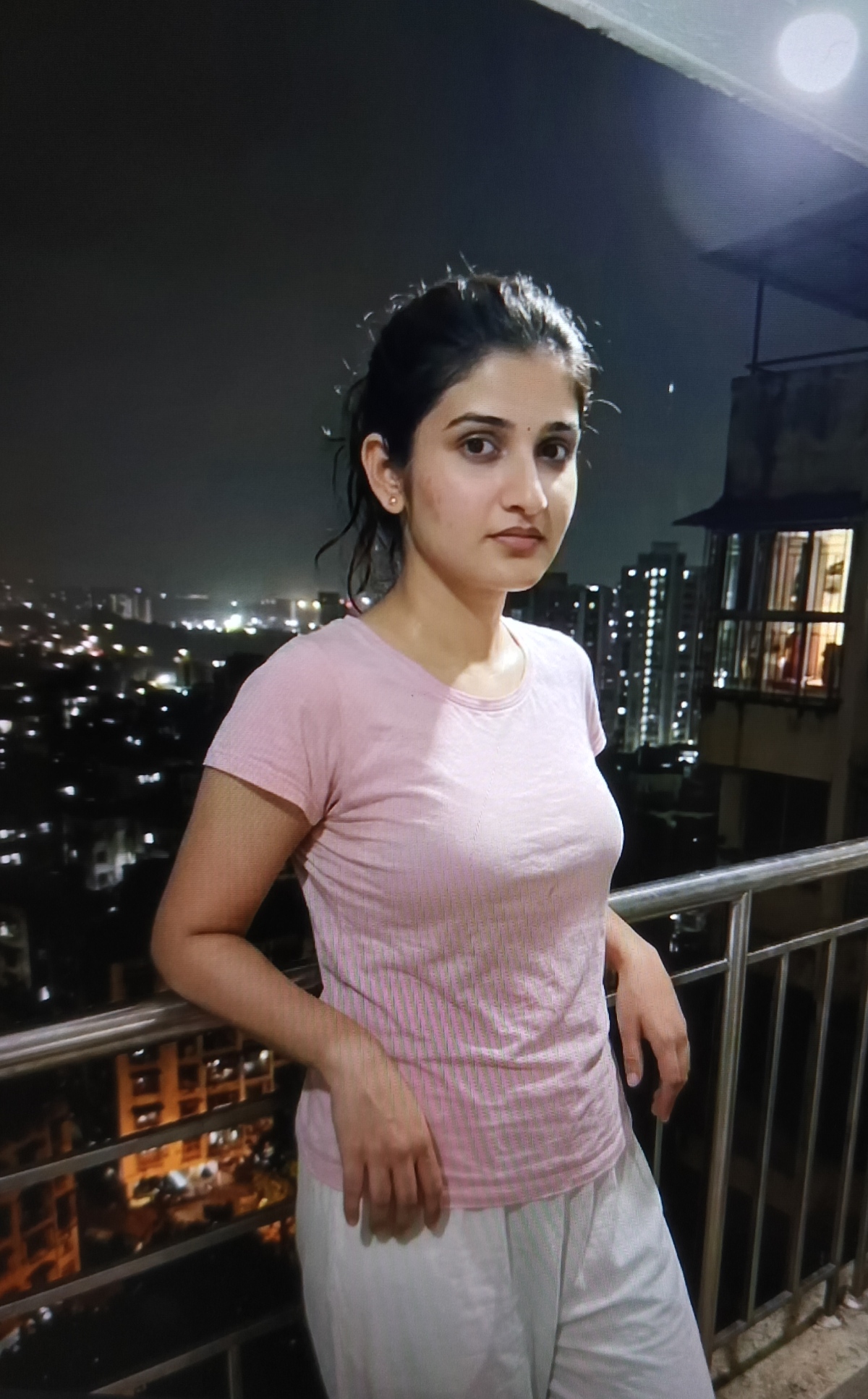 Ahemdabad...my self komal sharma home and hotel service available ok