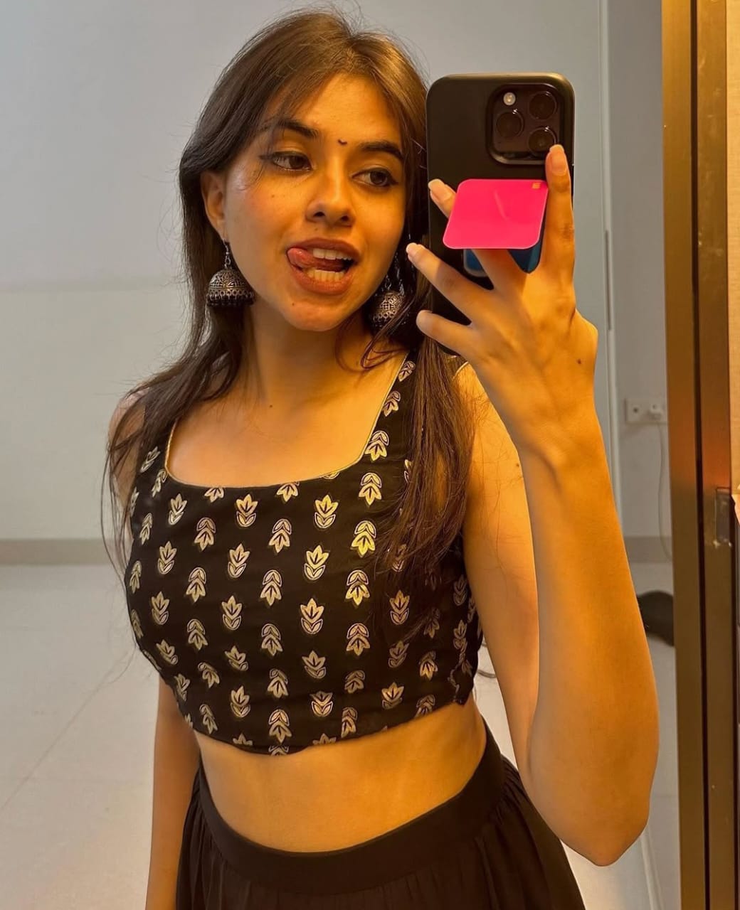1 hr 1500 full hard sex available 💕🥵 unlimited short ?