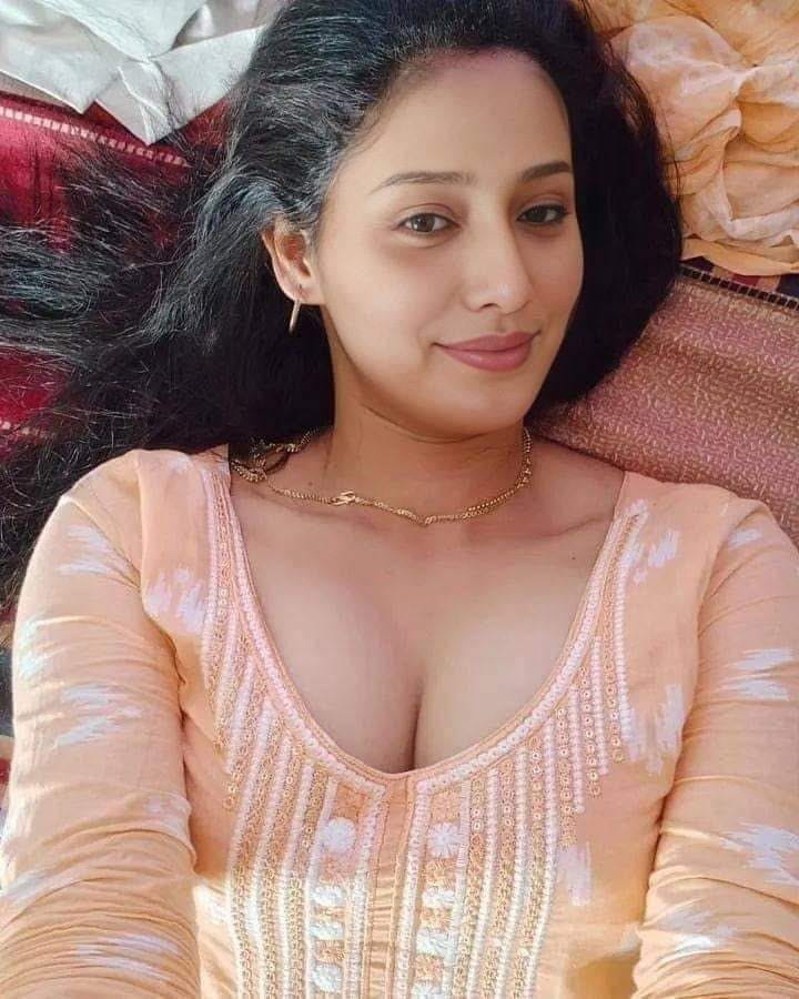 Jamnagar call girl service in call and out call available