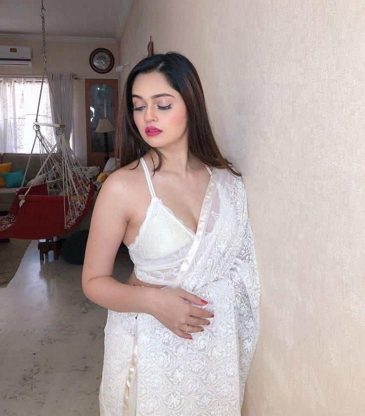 DELHI LOW PRICE HIGH PROFILE VIP CALL GIRL HOTEL AND HOME SERVICE AVA.