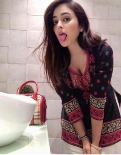 Myself Divya GREATER NOIDA BEST VIP COLLEGE GIRL HOUSEWIFE SERVICE